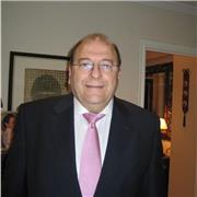 Profesor de Ciencias, da clases de Matemáticas, Física, Química, Geología y Biología, a alumnos de ESO y Bachiller